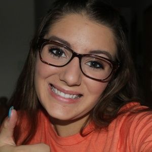 Meet your Posher, Caylie